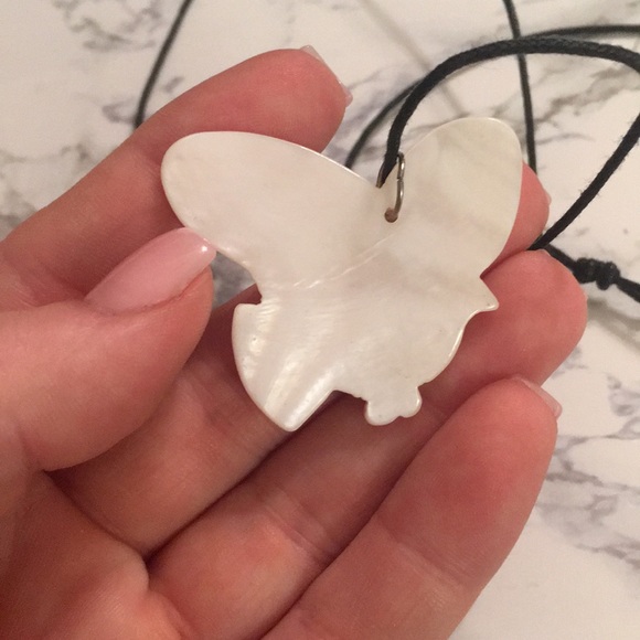 SOLD Handmade Shell Carved Dove Necklace - Picture 4 of 4